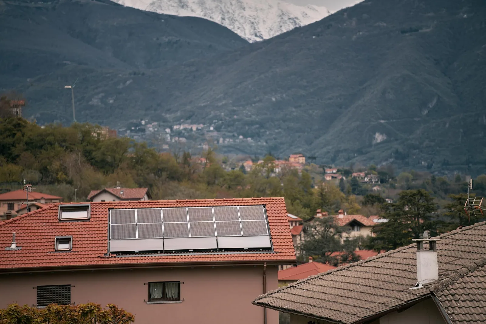 Installation de panneaux solaires sur toiture